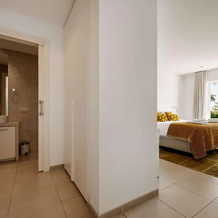 Limena Luxury Golden Mile Private Pool Villa *