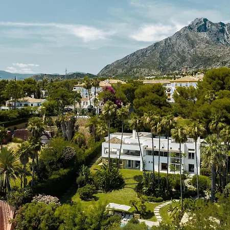 Limena Luxury Golden Mile Private Pool Villa *